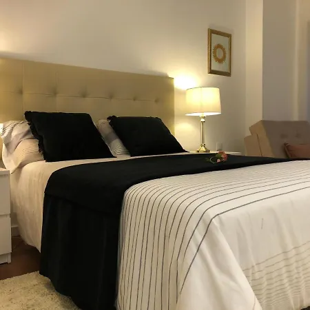 Apartmán Deluxe - Train Station, Center *