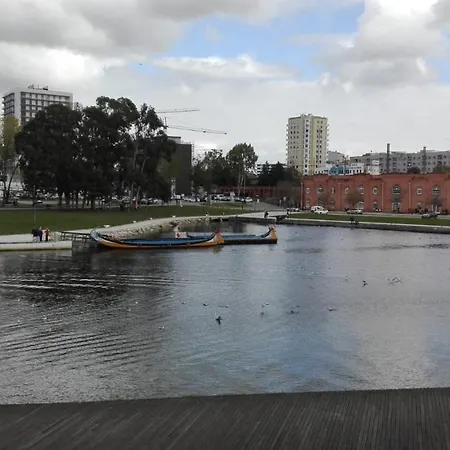 Deluxe - Train Station, Center Daire Aveiro