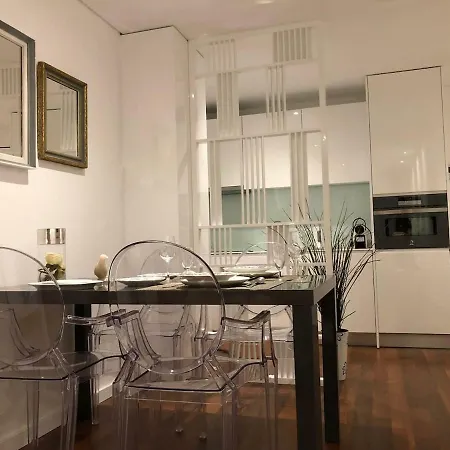 Deluxe - Train Station, Center Apartment *