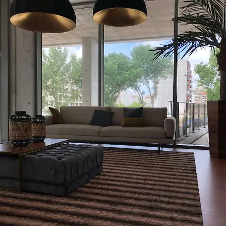 Deluxe - Train Station, Center 아파트 아베이루