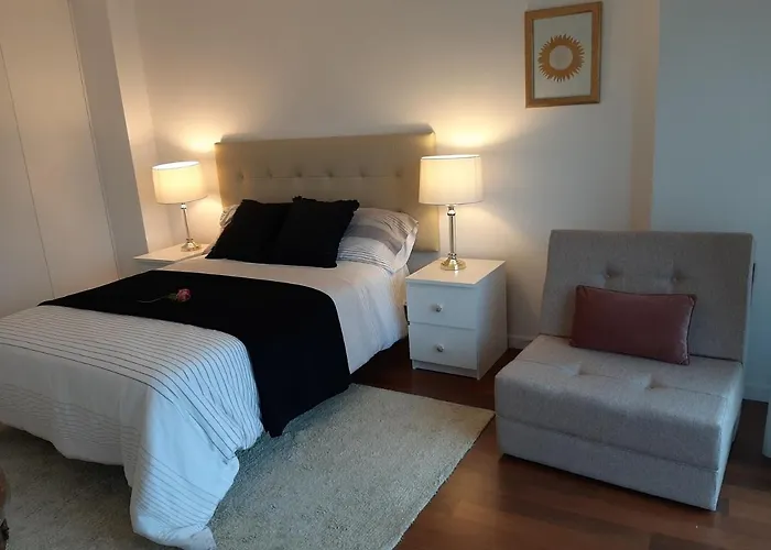 Deluxe - Train Station, Center Daire *