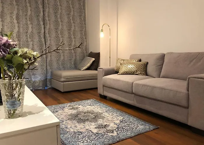 Deluxe - Train Station, Center 아파트