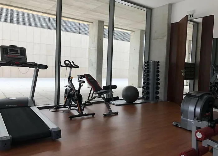 Deluxe - Train Station, Center Daire *