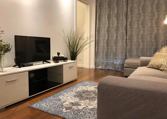 Daire Deluxe - Train Station, Center